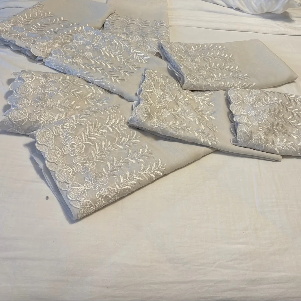 N/A vtg white